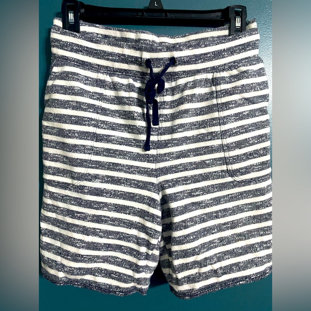 XL Talbots striped shorts with pockets, beachy women’s shorts. Comfy shorts